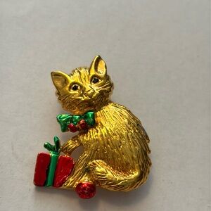 Vintage Gold Tone & Enamel Cat Christmas Brooch